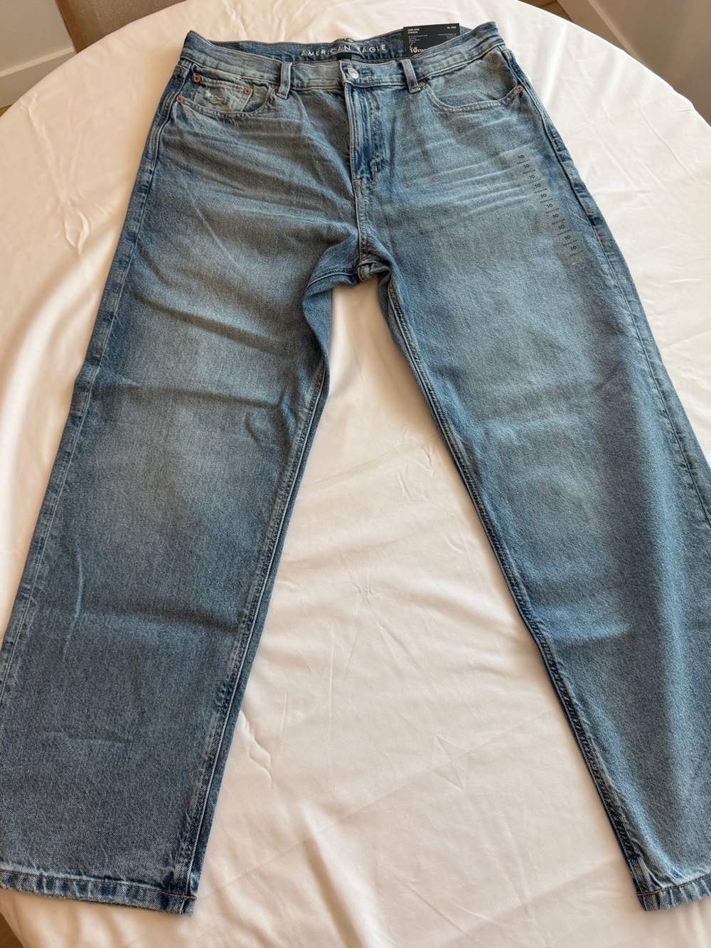 American Eagle Outfitters Straight Leg Jeans in Light Blue Wash